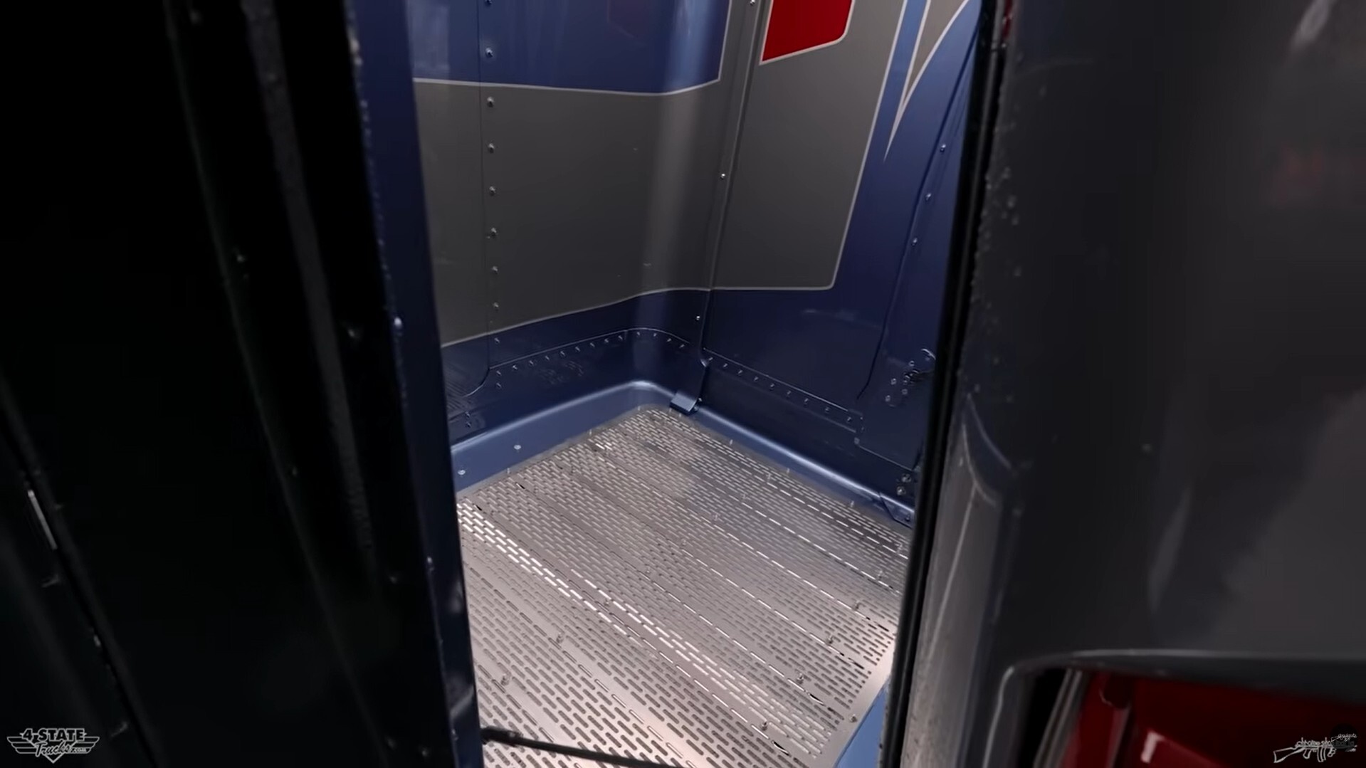 Haul of Fame - Outta the Ordinary - Painted under the hood perfection