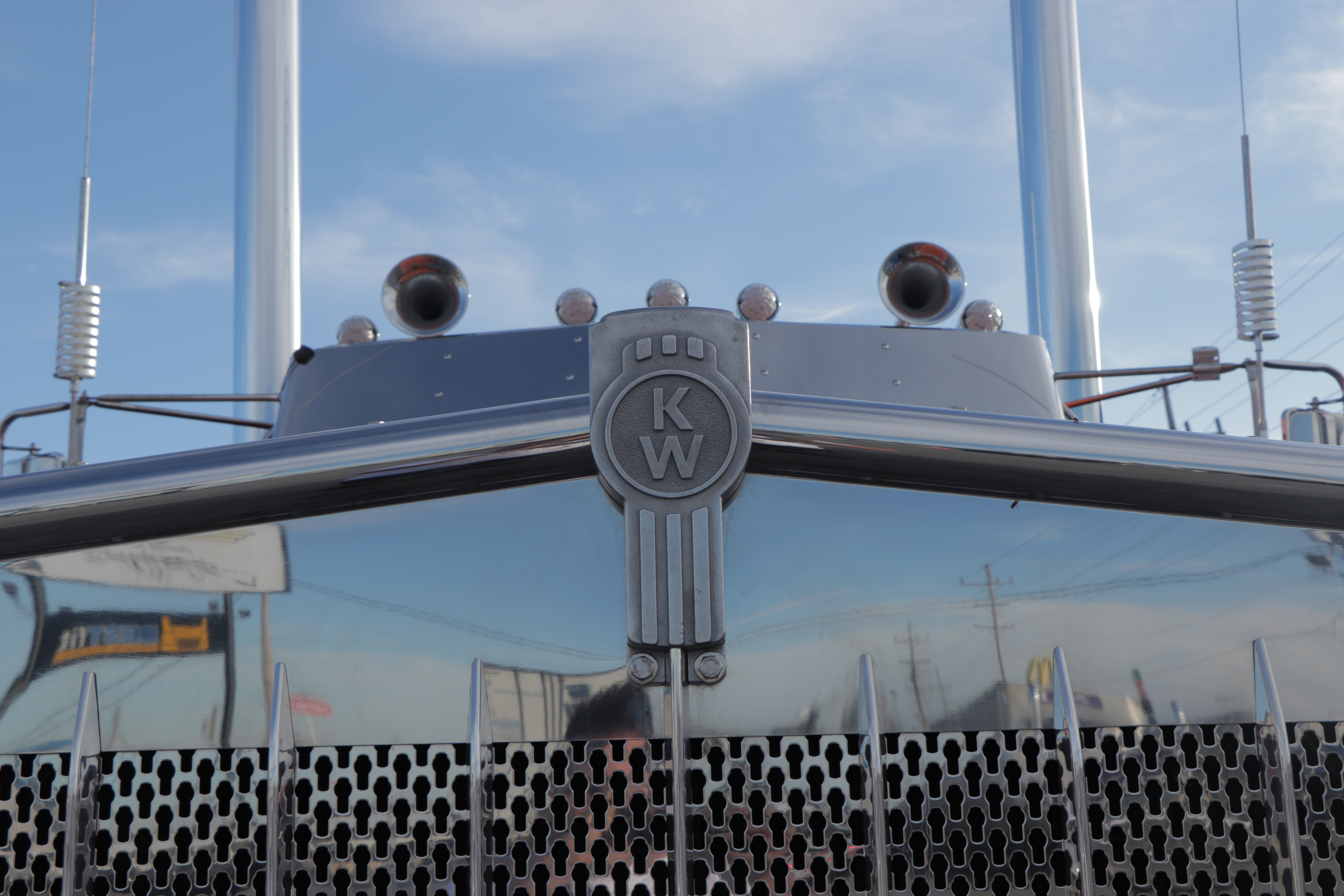 Kenworth w900a custom grille